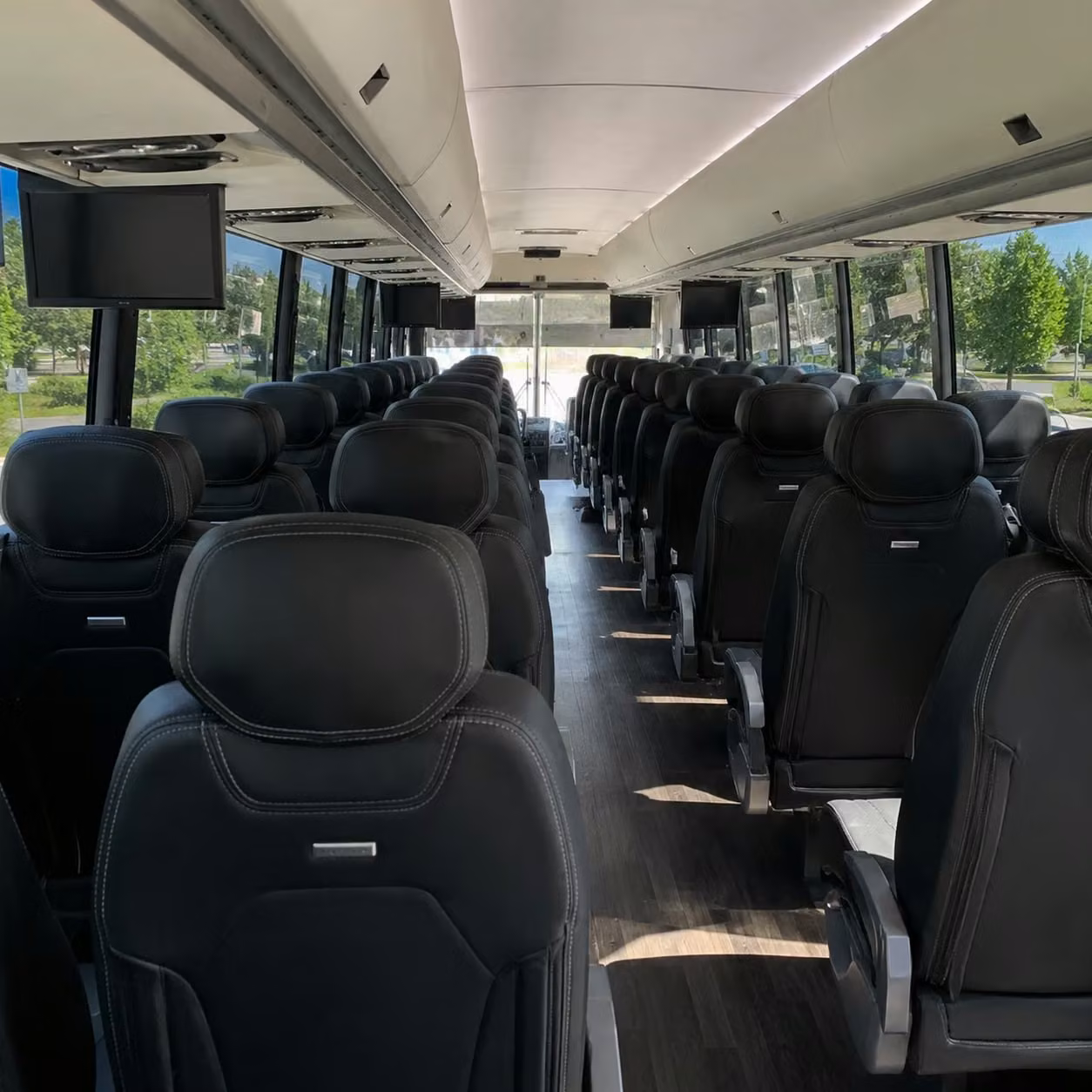 charter bus rentals to the smithsonian museums and the national mall