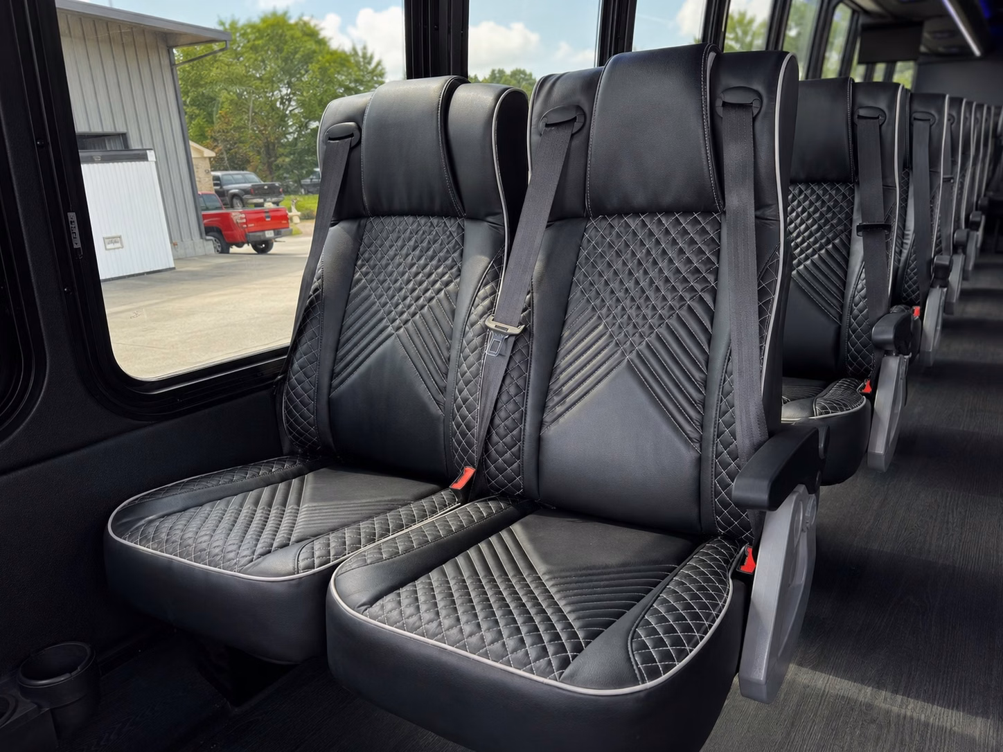 shuttle your guests between dc hotels and wedding venues without the headache